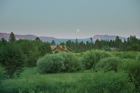 Moonrise over Paulina