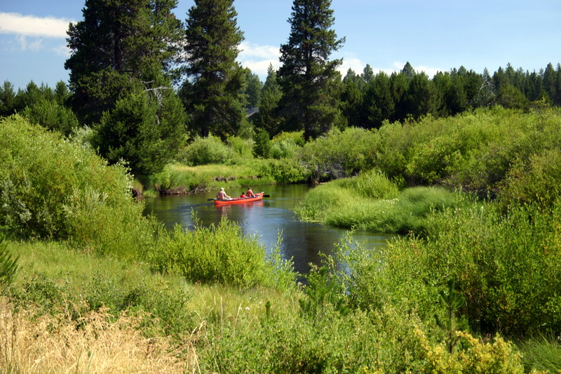 Canoe on Little Deschutes